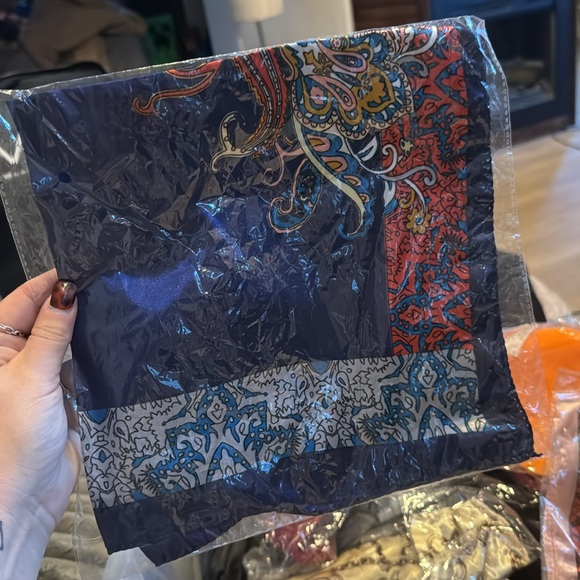 NWT blue and red paisley scarf - Picture 2 of 2